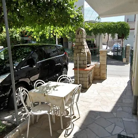2623b Apartment *
